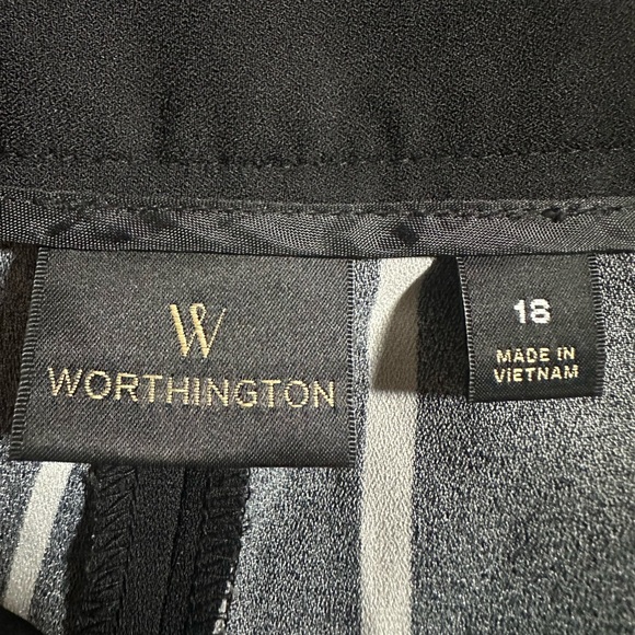 Worthington, size 18, black/white suit - Picture 3 of 4